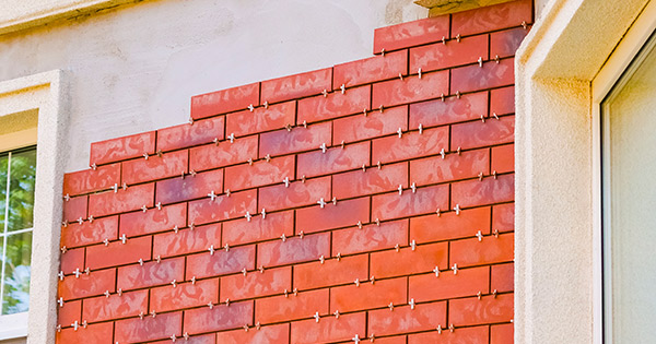 Pose de briquettes à Saint-Omer