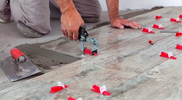 Pose de carrelage à l'intérieur à Saint-Omer